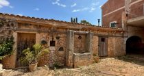 Propiedad histórica con increíbles vistas panorámicas al mar en una gran parcela en Manacor